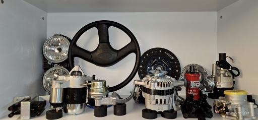 عکس فروشگاه لوازم یدکی نیسان آبی