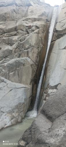 عکس آبشار هنزک