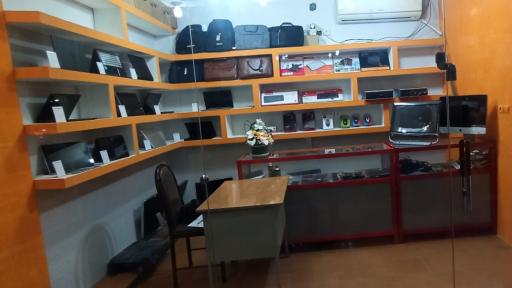 عکس فروشگاه لپ تاپ پرواز استوک 