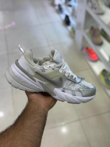 عکس کتونی فرزاد 