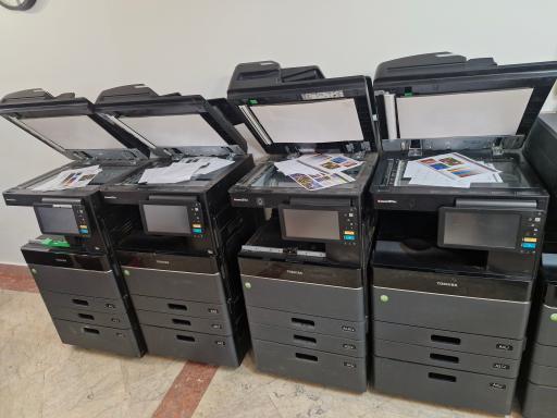 عکس تعمیرات دستگاه کپی توشیبا اداری نوین
