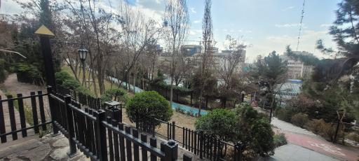 عکس ایستگاه دوچرخه پارک ایران زمین