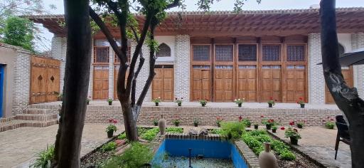 عکس هتل و خانه تاریخی عمارت اعيانی
