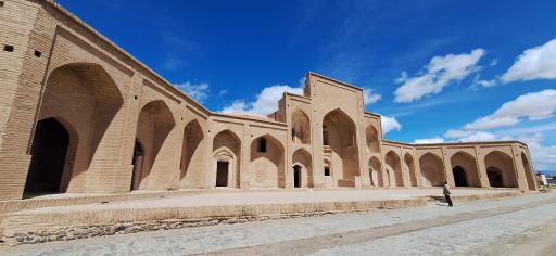 عکس مدرسه تاریخی علیا