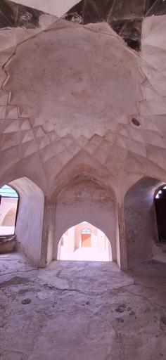 عکس مدرسه تاریخی علیا