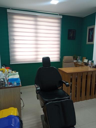 عکس مطب دکتر جمال شاطریان پوست و مو زیبایی