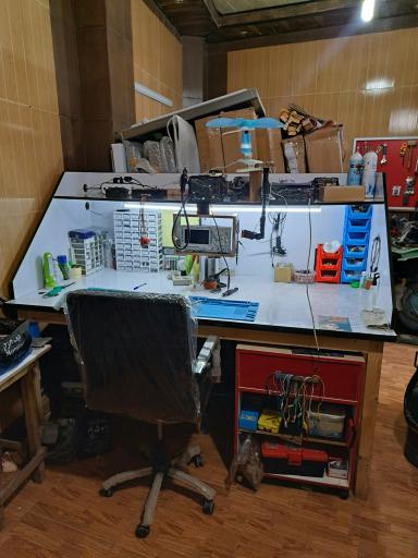 عکس تعمیرات بُردهای الکترونیک صفری