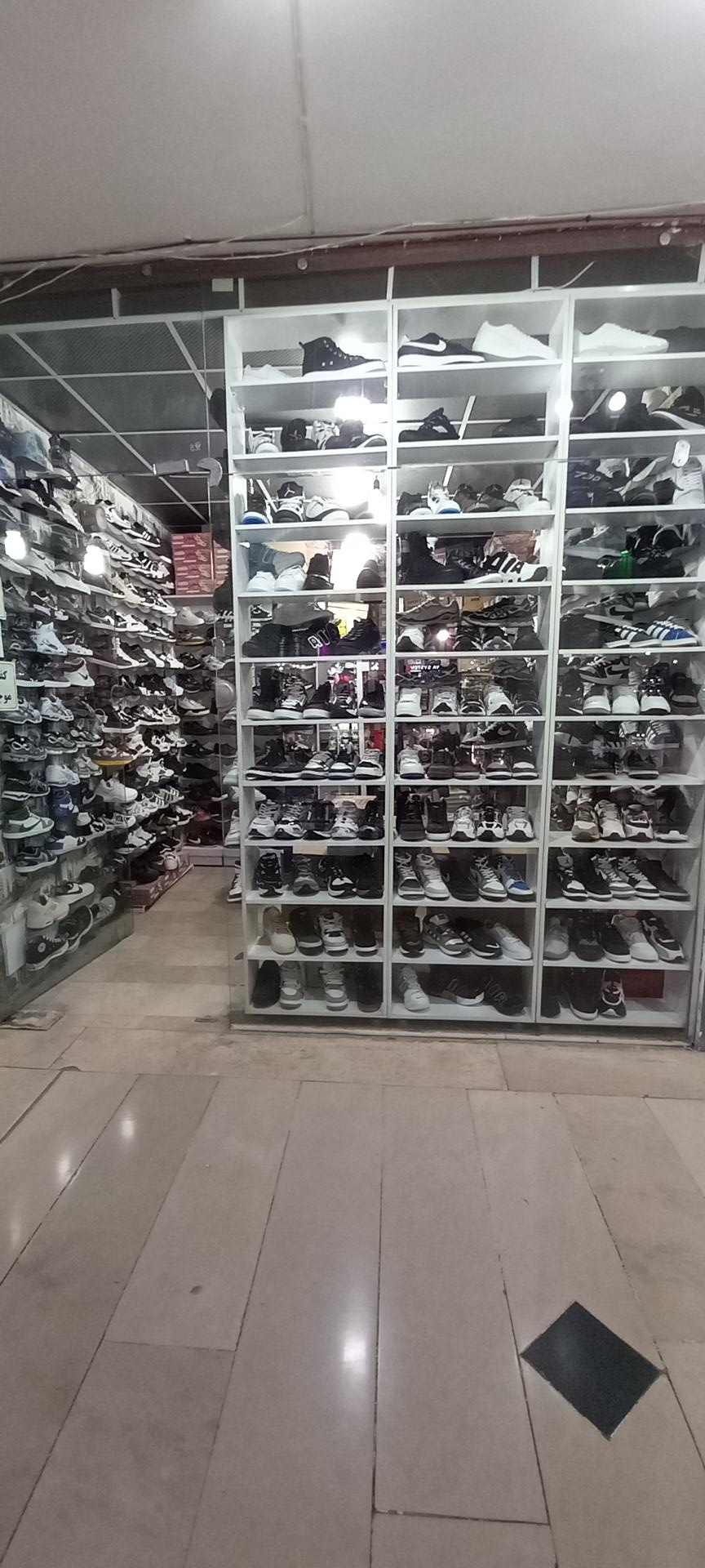 عکس کفش فروشی ستاره