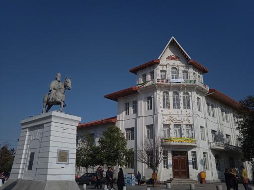 عکس تندیس میرزا کوچک خان