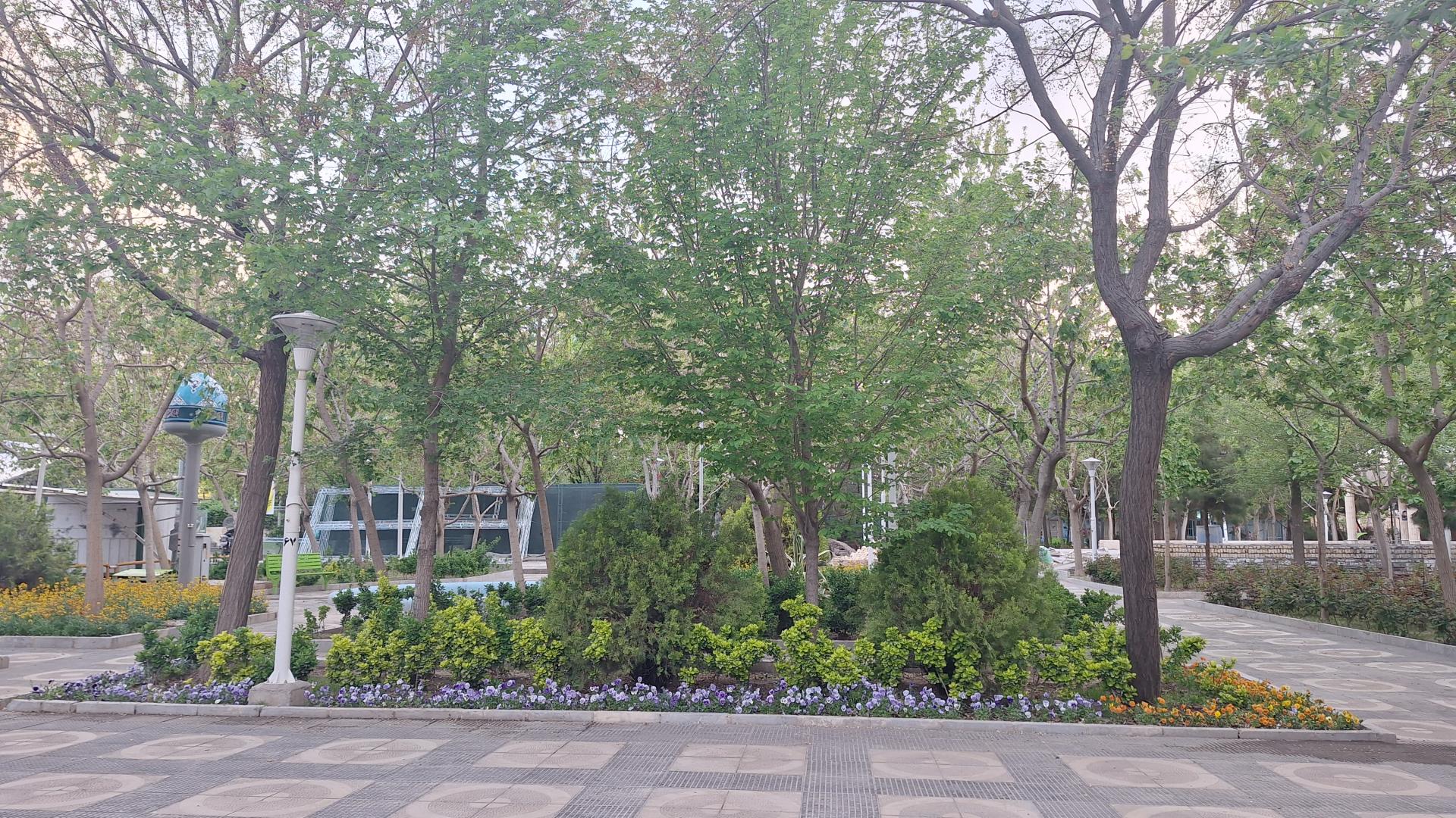 عکس پارک شهدای آذر