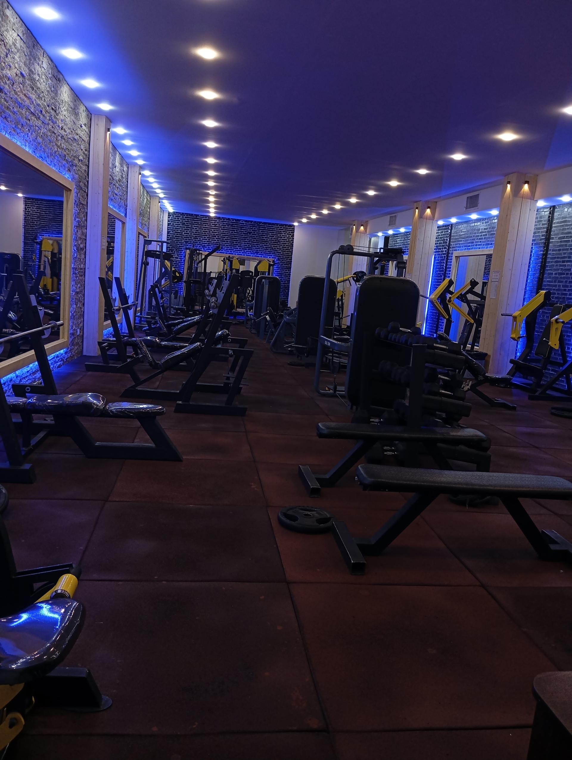 عکس باشگاه بدنسازی اکسین 