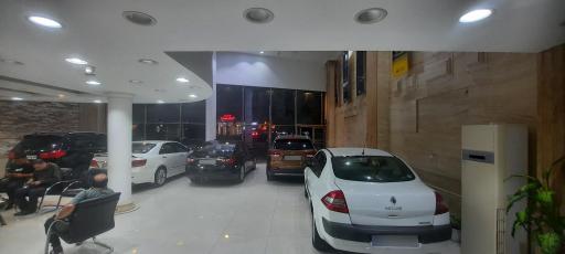 عکس نمایشگاه اتو آقاجانی