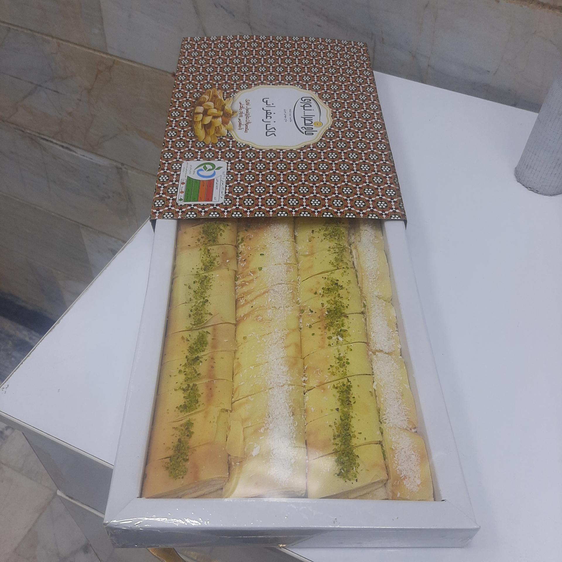 عکس نان برنجی پزی حاج نصرالله نوری