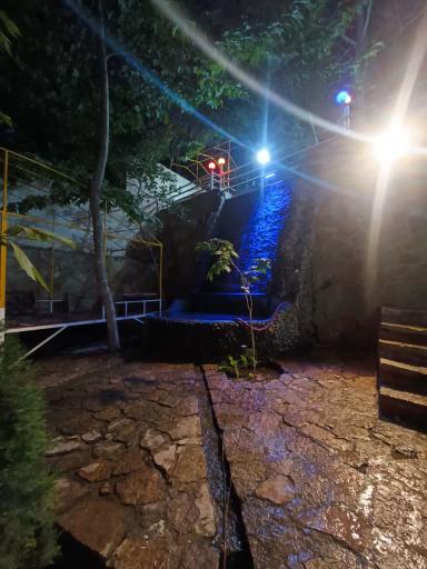 عکس کافه رستوران آقازاده