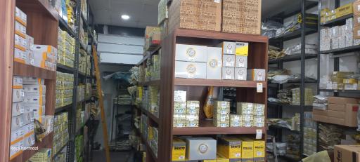 عکس نمایندگی لوازم یدکی رنو 