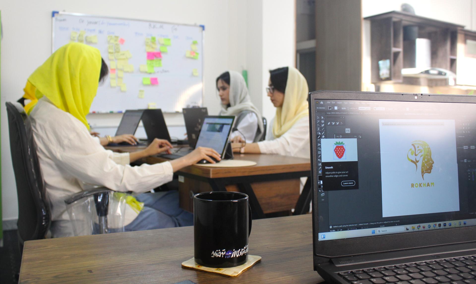 عکس تبلیغات و طراحی سایت و دیجیتال مارکتینگ رخام