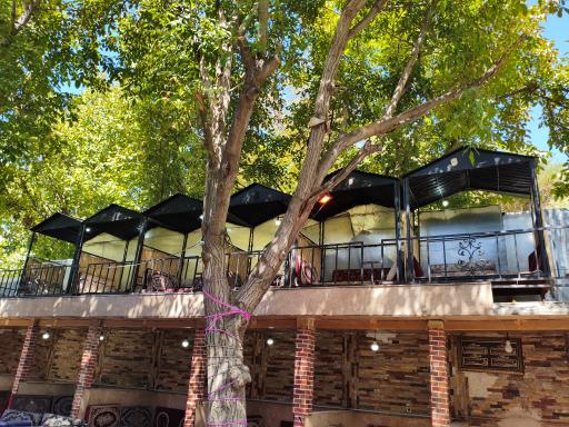 عکس باغ رستوران طعم بهشت