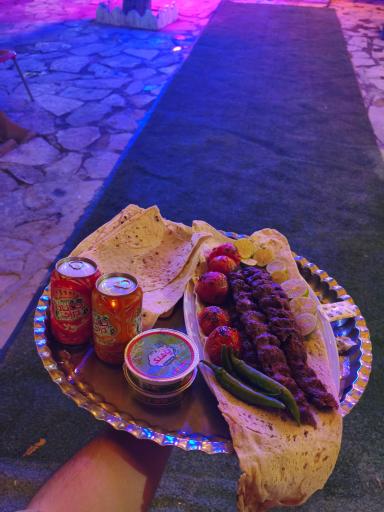 عکس باغ رستوران طعم بهشت