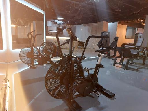 عکس باشگاه ورزشی آپرانیک