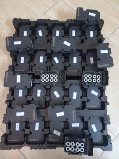 عکس تعمیرگاه ترمز ABS غلامی