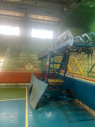 عکس سالن ورزشی شهدای راه آهن