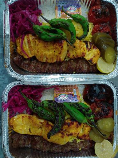 عکس تهیه غذای اعیونی 