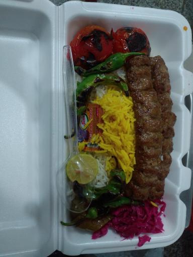 عکس تهیه غذای اعیونی 