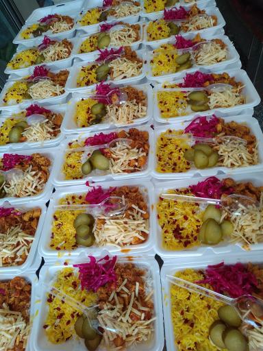 عکس تهیه غذای اعیونی 