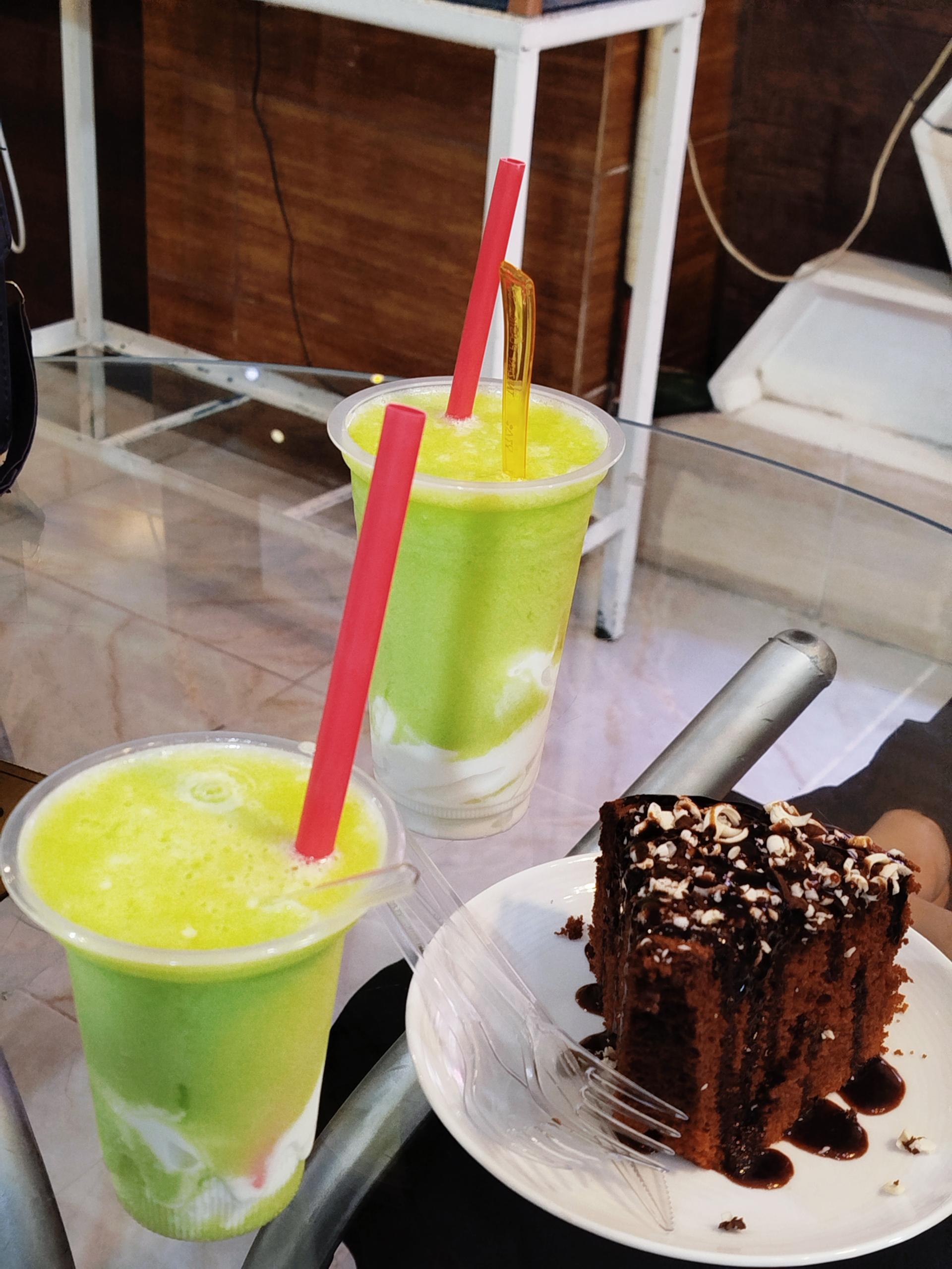 عکس کافه بستنی دنج