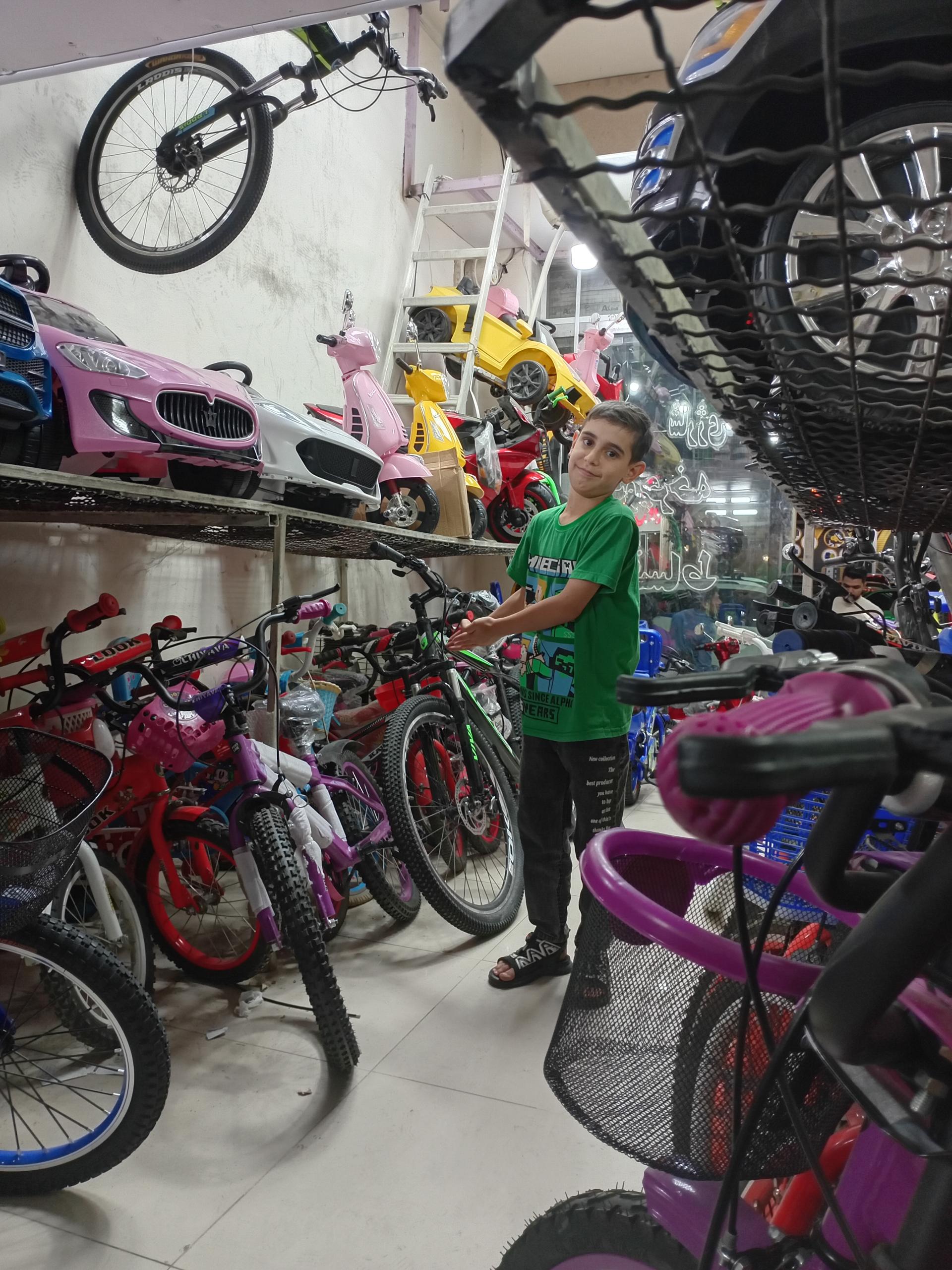 عکس دوچرخه فروشی بیات