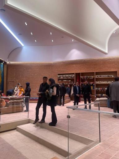 عکس بازار فرش ایرانیان (شعبه عفیف آباد)