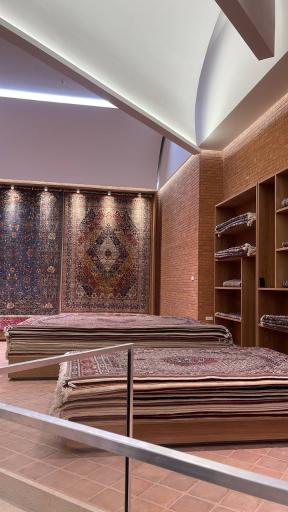 عکس بازار فرش ایرانیان (شعبه عفیف آباد)