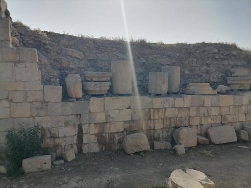 عکس ورودی معبد آناهیتا