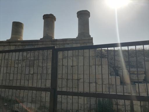 عکس ورودی معبد آناهیتا