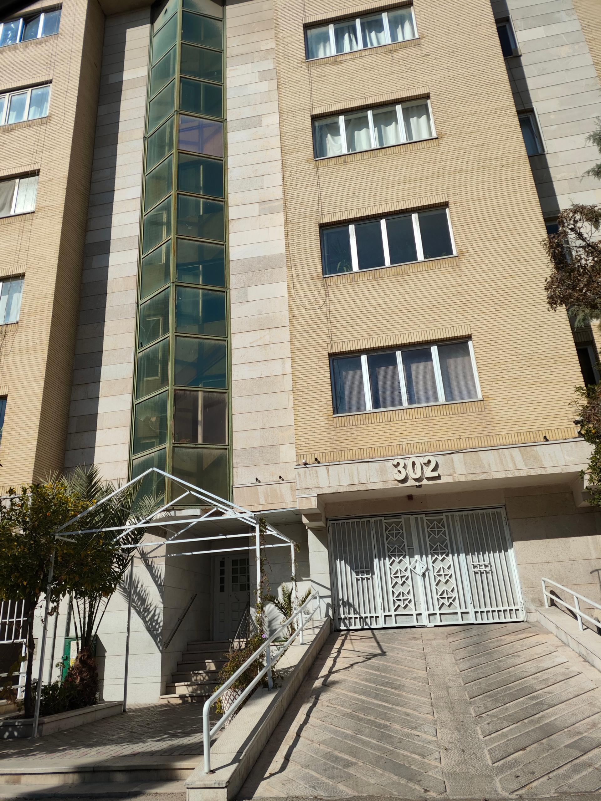 عکس بلوک ۳۰۲