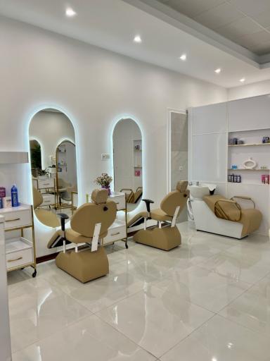 عکس سالن زیبایی آناهیتا