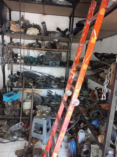 عکس استوک یدک کاووسی 