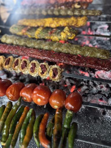 عکس باغ رستوران امیران