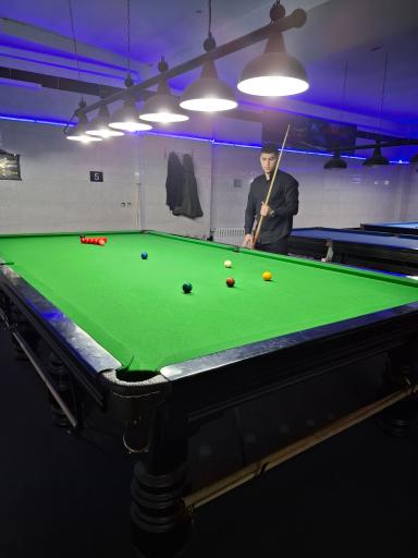 باشگاه بیلیارد اتم