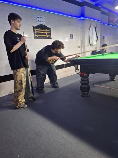 عکس باشگاه بیلیارد اتم
