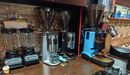 عکس کافی شاپ قهوه تلخ