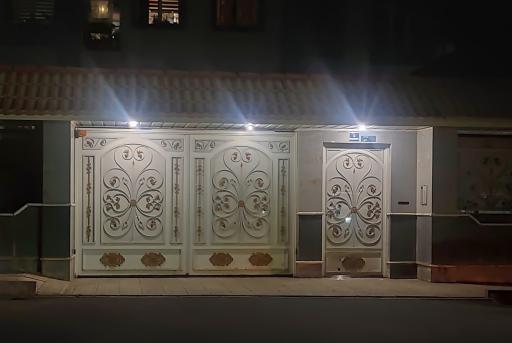 عکس ساختمان لاله