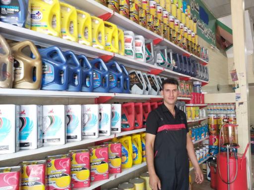 عکس آقای تعویض روغن بهروز