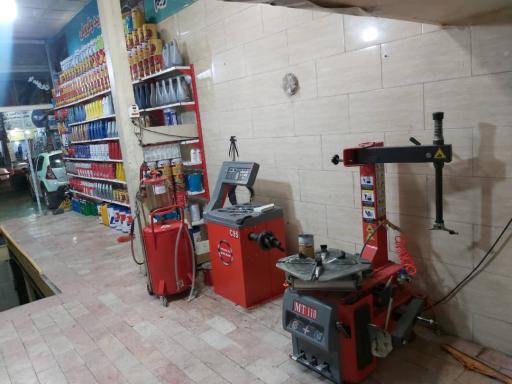 عکس آقای تعویض روغن بهروز