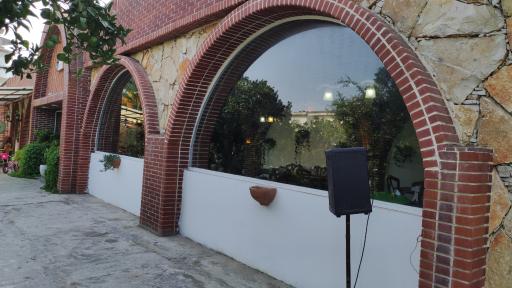 عکس باغ رستوران شمس