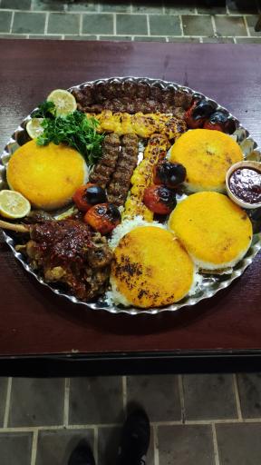 عکس باغ رستوران شمس