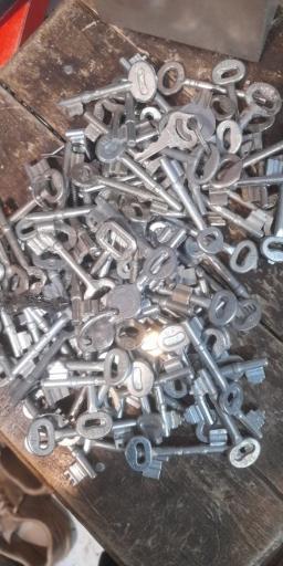 عکس کلید سازی و الکتریکی امان 