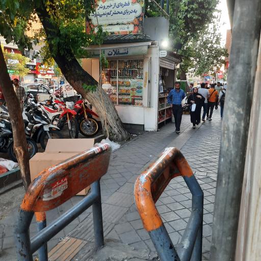 عکس دکه روزنامه فروشی