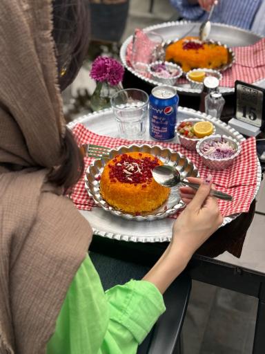 رستوران مزه طور