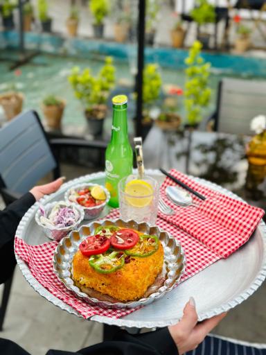 رستوران مزه طور